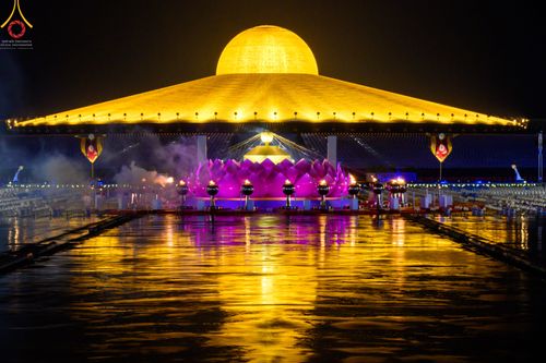 ภาพ No.52649:ประมวลภาพวันคล้ายวันเกิดครบรอบ 138 ปี พระมงคลเทพมุนี (สด จนฺทสโร) พระผู้ปราบมาร ชุดที่ 2