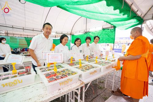 ภาพ No.298530:วันที่ 20 มกราคม พ.ศ. 2569 พิธีถวายภัตตาหารเป็นสังฆทาน แด่พระธรรมยาตรา ณ อนุสรณ์สถานบางปลา วัดบางปลา อำเภอบางเลน จังหวัดนครปฐม ในโครงการธรรมยาตรา กตัญญูบูชา มหาปูชนียาจารย์ พระมงคลเทพมุนี(สด จนฺทสโร) พระผู้ปราบมาร อนุสรณ์สถาน 7 แห่ง ปีที่ 14