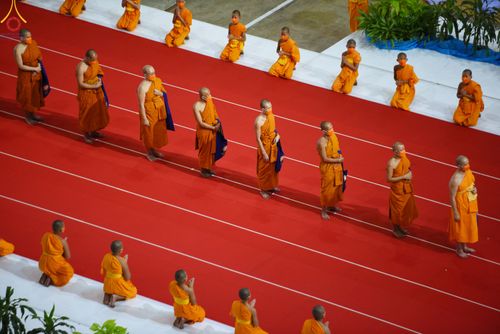 ภาพ No.85180:พิธีมุทิตาสักการะพระภิกษุ ผู้สอบได้เปรียญธรรม ๙ ประโยคระดับโลก, พิธีมอบโล่เกียรติยศและทุนการศึกษา สำนักเรียนบาลีดีเด่นทั่วประเทศ ในวันสมาธิโลก อาทิตย์ที่ 6 สิงหาคม พ.ศ. 2566 ณ สภาธรรมกายสากล วัดพระธรรมกาย