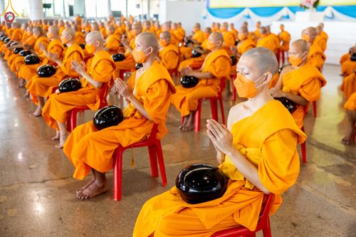 ภาพ No.81459:พิธีตักบาตร ข้าวสารอาหารแห้ง และพิธีบูชาข้าวพระ ณ สภาธรรมกายสากล วัดพระธรรมกาย วันเสาร์ที่ 3 มิถุนายน 2566