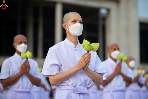 ภาพ No.84052:พิธีเวียนประทักษิณ พิธีวันทาเจดีย์ พิธีขอขมา และมอบผ้าไตร  ในโครงการบรรพชาอุปสมบทหมู่ธรรมทายาทรุ่นเข้าพรรษา และโครงการบรรพชาสามเณรโรงเรียนนานาชาติ รุ่นที่12 ในวันเสาร์ที่ 22 กรกฎาคม พ.ศ. 2566