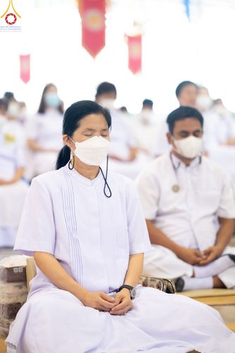 ภาพ No.78899:พิธีตักบาตร ข้าวสารอาหารแห้ง พิธีบูชาข้าวพระ ในวันอาทิตย์ต้นเดือนที่ 2 เมษายน พ.ศ. 2566