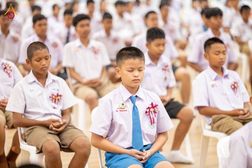 ภาพ No.348543:วันที่ 12 กันยายน พ.ศ. 2569 การอบรมเชิงปฏิบัติการจัดกิจกรรมทอดกฐินสัมฤทธิ์ พิธีมอบผ้าไตรประธานกฐินเด็กดี V-Star ประจำปีพุทธศักราช 2569 ณ สภาธรรมกายสากล วัดพระธรรมกาย