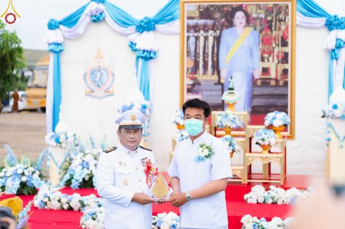 ภาพ No.49594:ประมวลภาพพิธีตักบาตรพระสงฆ์ 1,091 รูป เนื่องในวันแม่แห่งชาติ ณ ตลาดจัมโบ้ ชุดที่ 2