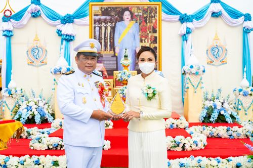 ภาพ No.49597:ประมวลภาพพิธีตักบาตรพระสงฆ์ 1,091 รูป เนื่องในวันแม่แห่งชาติ ณ ตลาดจัมโบ้ ชุดที่ 2