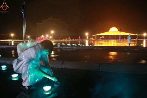 ภาพ No.52654:ประมวลภาพวันคล้ายวันเกิดครบรอบ 138 ปี พระมงคลเทพมุนี (สด จนฺทสโร) พระผู้ปราบมาร ชุดที่ 2