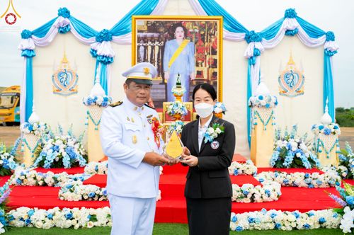 ภาพ No.49600:ประมวลภาพพิธีตักบาตรพระสงฆ์ 1,091 รูป เนื่องในวันแม่แห่งชาติ ณ ตลาดจัมโบ้ ชุดที่ 2