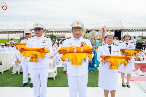 ภาพ No.49598:ประมวลภาพพิธีตักบาตรพระสงฆ์ 1,091 รูป เนื่องในวันแม่แห่งชาติ ณ ตลาดจัมโบ้ ชุดที่ 2