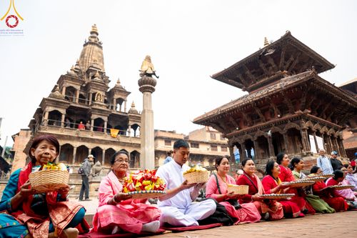 ภาพ No.317254:วันอังคารที่ 31 มีนาคม พ.ศ.2569 จาริกบิณฑบาตแห่งศรัทธา จากวัดอเชศวรสู่สี่แยกปาตันและวัดศรี ประเทศเนปาล