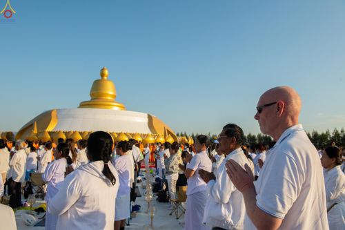 ภาพ No.301948:วันที่ 23 มกราคม พ.ศ. 2569 พิธีจุดประทีปธรรมถวายเป็นพุทธบูชา และบูชาธรรมมหาปูชนียาจารย์  ณ อนุสรณ์สถานลำดับที่ 5 สถานที่เผยแผ่วิชชาธรรมกายครั้งแรก อนุสรณ์สถานบางปลา วัดบางปลา อำเภอบางเลน จังหวัดนครปฐม ในโครงการธรรมยาตรา กตัญญูบูชา มหาปูชนียาจารย์ พระมงคล