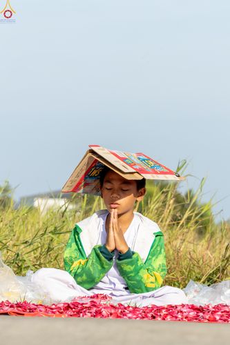 ภาพ No.287804:วันที่ 3 มกราคม พ.ศ. 2569 พิธีต้อนรับพระธรรมยาตรา ครั้งที่ 2 (ภาพชุดที่ 2) ในโครงการธรรมยาตรา กตัญญูบูชา มหาปูชนียาจารย์ พระมงคลเทพมุนี(สด จนฺทสโร) พระผู้ปราบมาร อนุสรณ์สถาน 7 แห่ง ปีที่ 14 ณ อนุสรณ์สถานมหาวิหารพระมงคลเทพมุนี (โลตัสแลนด์) อ.สองพี่น้อง จ.