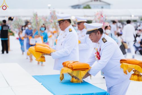 ภาพ No.49601:ประมวลภาพพิธีตักบาตรพระสงฆ์ 1,091 รูป เนื่องในวันแม่แห่งชาติ ณ ตลาดจัมโบ้ ชุดที่ 2