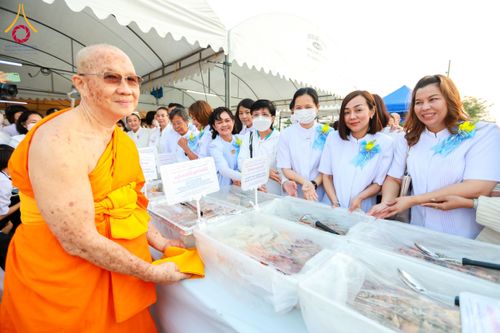 ภาพ No.119068:พิธีถวายภัตตาหารเป็นสังฆทาน แด่คณะพระธรรมยาตรา วันที่ 27 มกราคม พ.ศ. 2567 ณ อนุสรณ์สถานบางปลา จ.นครปฐม