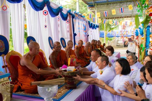 ภาพ No.165412:พิธีทอดกฐิน ณ วัดพุทธิสารโนนทอง อ.คอนสวรรค์ จ.ชัยภูมิ ในโครงการกฐินสามัคคีทั่วไทย 30,000 วัด บูชาธรรม 80 ปี หลวงพ่อธัมมชโย โดยคณะศิษยานุศิษย์วัดพระธรรมกาย วันที่ 21 ตุลาคม พ.ศ. 2567