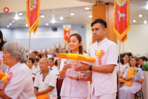 ภาพ No.173861:พิธีทอดกฐิน วัดภาวนาปีนัง ประเทศมาเลเซีย วันที่ 31 ตุลาคม พ.ศ. 2567