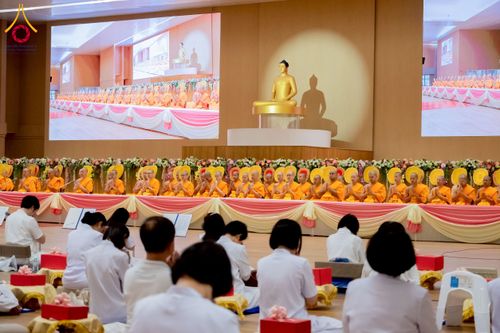 ภาพ No.237834:วันอาทิตย์ที่ 10 สิงหาคม พ.ศ. 2568 พิธีถวายไทยธรรมมุทิตาเปรียญธรรมและบาลีศึกษา ณ ห้องแก้วสารพัดนึก2 วัดพระธรรมกาย ปทุมธานี