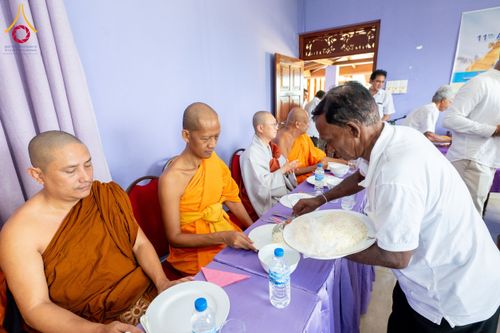 ภาพ No.175786:พิธีทอดผ้าป่าสมทบกฐิน ณ วัดอนุรุทธะอารนา เมืองมาตะเล ศรีลังกา โดยมูลนิธิธรรมกาย ในนามหลวงพ่อธัมมชโย วันที่ 7 พฤศจิกายน พ.ศ. 2567