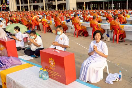 ภาพ No.219580:วันอังคารที่ 22 เมษายน พ.ศ. 2568 พิธีถวายมหาสังฆทานคณะสงฆ์ 40,000 กว่าวัดทั่วประเทศ เนื่องในวันคุ้มครองโลก ณ วัดพระธรรมกาย จ.ปทุมธานี