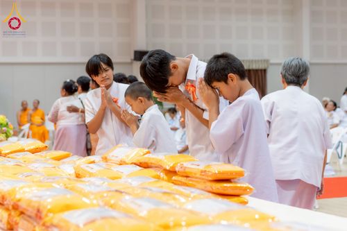 ภาพ No.255033:วันที่ 15 ตุลาคม พ.ศ. 2568 พิธีทอดกฐินสามัคคีประจำปี 2568 บูชาธรรม 81 ปี หลวงพ่อธัมมชโย ณ ศูนย์อบรมเยาวชนกาญจนบุรี