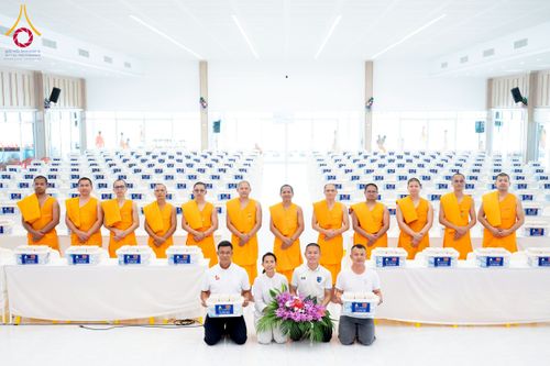 ภาพ No.225923:วันเสาร์ที่ 24 พฤษภาคม พ.ศ. 2568 พิธีถวายสังฆทาน 323 วัด ปีที่ 21 ครั้งที่ 177 พิธีมอบกองทุนหนุนแรงใจช่วยครูใต้ ปีที่ 18 ครั้งที่ 141 และพิธีทำบุญอุทิศส่วนกุศลให้ผู้วายชนม์ ณ ศูนย์ปฏิบัติธรรมภาคใต้ จ.สงขลา