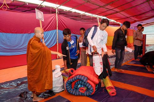 ภาพ No.127597:Photo Story ปฐมบรรพชาชาวพุทธมาร์มา Episode 2/5 วันที่ 6-7 กุมภาพันธ์ พ.ศ. 2567  โครงการบรรพชาครั้งประวัติศาสตร์ แห่งเทือกเขาจิตตะกอง  ครั้งแรกของชาวพุทธมาร์มา บังกลาเทศ บูชาธรรม 80 ปีหลวงพ่อธัมมชโย ณ วัดธัมจักร อรัญกุฏิ เมืองรัมการ์ คาร์กาชารี บังกลาเทศ