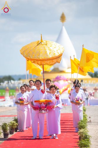 ภาพ No.211524:วันอาทิตย์ที่ 16 มีนาคม พ.ศ. 2568 พิธีทอดผ้าป่าฉลองปทุมเจดีย์ ณ ศูนย์อบรมเยาวชนปัตตานี