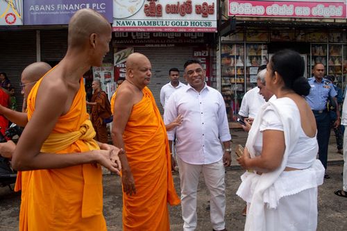 ภาพ No.139860:PhotoStory มหาศรัทธา ธรรมยาตราศรีลังกา EP.2 พิธีเปิดโครงการสยาม-ลังกา ธรรมยาตรา ฉลองเทศกาลวิสาขบูชาแห่งชาติ ศรีลังกา บูชาธรรม 80 ปีหลวงพ่อธัมมชโย เมื่อวันที่ 17 พฤษภาคม พ.ศ. 2567