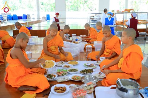 ภาพ No.217128:วันเสาร์ที่ 12 เมษายน พ.ศ. 2568 พิธีบุพเปตพลี ครั้งที่ 162 ร่วมอุทิศบุญแด่หมู่ญาติที่ล่วงลับไปแล้ว และพิธีถวายภัตตาหารเมนูสวรรค์ ณ หอฉันคุณยายอาจารย์ฯ วัดพระธรรมกาย