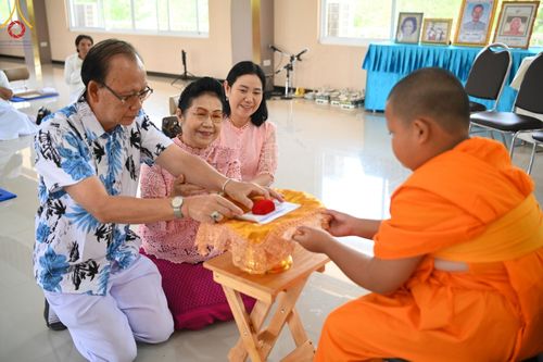 ภาพ No.62858:พิธีตักบาตรฉลองสามเณรใหม่ ในโครงการบรรพชาสามเณร ฟื้นฟูพระพุทธศาสนาทั่วไทย ณ ศูนย์ปฏิบัติธรรมพนมสารคาม(เพชรตะวัน) จ.ฉะเชิงเทรา วันที่ 12 เมษายน พ.ศ. 2567