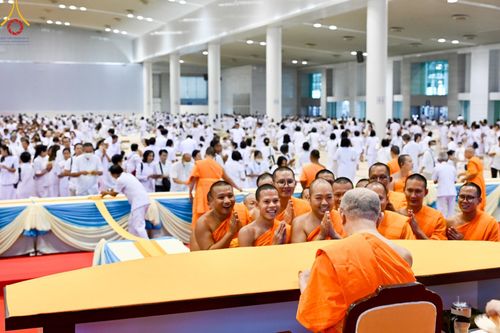 ภาพ No.139759:พิธีมุทิตาพระมหาอุปสมบทอุทิศชีวิต วันอาทิตย์ต้นเดือนที่ 2 มิถุนายน พ.ศ. 2567 ณ ห้องแก้วสารพัดนึก 1 วัดพระธรรมกาย