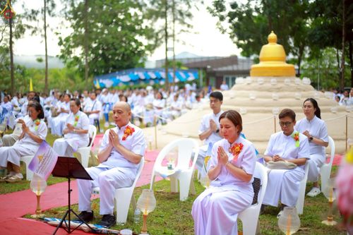 ภาพ No.238347:วันเสาร์ที่ 9 สิงหาคม พ.ศ. 2568 พิธีกลั่นแผ่นดิน โปรยทราย และจุดประทีปถวายเป็นพุทธบูชา จ.ระยอง สถาปนาองค์พระเจดีย์เพื่อสร้างสันติภาพโลก ณ ศูนย์ปฏิบัติธรรมระยอง(บ้านช่องลม) ต.บางบุตร อ.บ้านค่าย จ.ระยอง