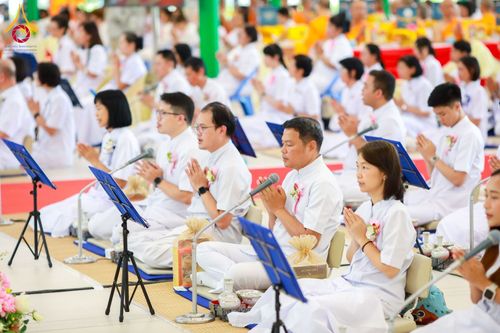 ภาพ No.159097:พิธีทอดผ้าป่าถวายทุนการศึกษาพระภิกษุสามเณรทั่วโลก และ พิธีถวายสังฆทานหนังสือพระไตรปิฏก 80 วัด บูชาธรรม 80 ปี หลวงพ่อธัมมชโย วันเสาร์ที่ 21 กันยายน พ.ศ. 2567 ณ โบสถ์พระไตรปิฏก วัดพระธรรมกาย