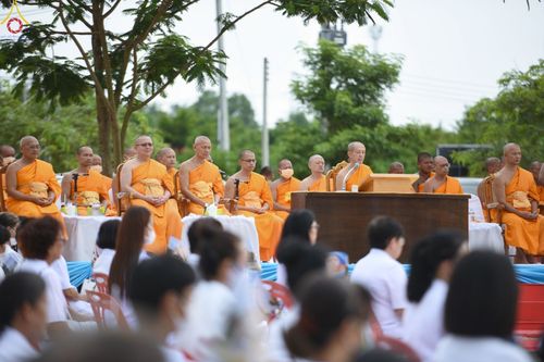 ภาพ No.84377:พิธีทอดผ้าป่า พิธีอัญเชิญปฐมรัตนปฐวี และพิธีตอกเสาเข็มต้นสุดท้าย เพื่อสถาปนาอาคาร 80 ปี หลวงพ่อธัมมชโย ณ ศูนย์ปฏิบัติธรรมวิหารแดง ตำบลเจริญธรรม อำเภอวิหารแดง จ.สระบุรี  วันที่ 23 กรกฎาคม พ.ศ. 2566