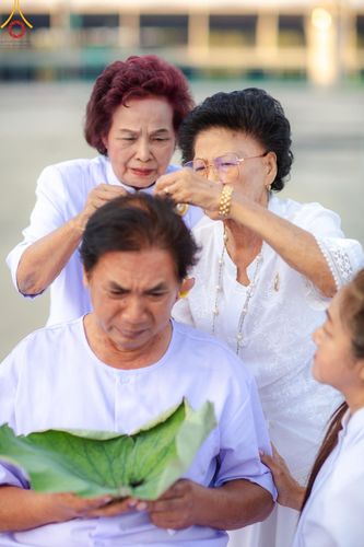 ภาพ No.179997:พิธีปลงผมนาคธรรมทายาท ในโครงการอุปสมบทหมู่ บูชาธรรมมหาปูชนียาจารย์ (ศูนย์อบรมวัดพระธรรมกาย) วันที่ 1 ธันวาคม พ.ศ. 2567 ณ ลานธรรมหารัตนวิหารคด วัดพระธรรมกาย จ.ปทุมธานี