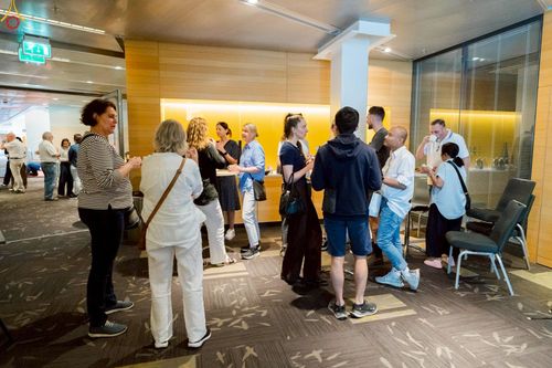 ภาพ No.229356:วันที่ 15 มิถุนายน พ.ศ. 2568 Meditation wisdom talks 2025 โดย พระอาจารย์ไมเคิล วีรธมฺโม และ พระอาจารย์นิค สนฺตจิตฺโต โดยมีผู้เข้าร่วมโครงการ เป็นชาวสวีเดนและชาวยุโรป จำนวน 30 ท่าน  ณ โรงแรม Radissonblu waterfront กรุงสตอกโฮล์ม ประเทศสวีเดน