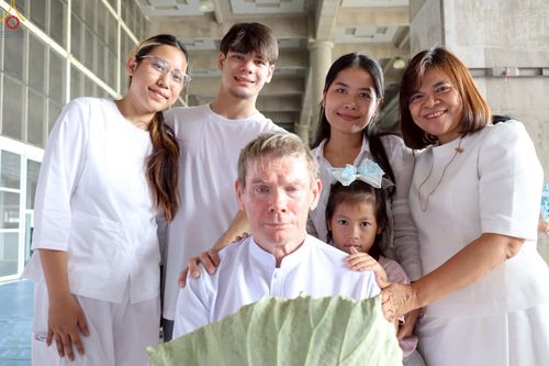 ภาพ No.230779:วันที่ 28 มิถุนายน พ.ศ. 2568 พิธีตัดปอยผมและปลงผม โครงการบวชพระนานาชาติ AEC & WAB รุ่นที่ 9 ณ วิหารคด 2 วัดพระธรรมกาย