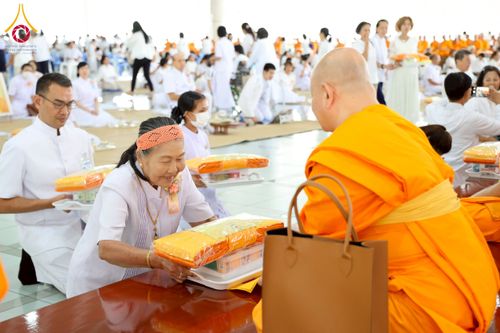 ภาพ No.271111:วันพุธที่ 20 พฤศจิกายน พ.ศ.2568 (วันพระ แรม 15 ค่ำ เดือน 12) พิธีบุพเปตพลี ครั้งที่ 173 ร่วมอุทิศบุญแด่หมู่ญาติที่ล่วงลับไปแล้ว และสืบทอดอายุพระพุทธศาสนา ณ หอฉันคุณยายอาจารย์ฯ วัดพระธรรมกาย