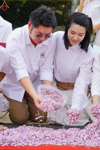 ภาพ No.120016:พิธีต้อนรับพระธรรมยาตรา ในโครงการธรรมยาตรา กตัญญูบูชา มหาปูชนียาจารย์ พระมงคลเทพมุนี(สด จนฺทสโร) พระผู้ปราบมาร อนุสรณ์สถาน 7 แห่ง ปีที่ 12 วันที่ 28 มกราคม พ.ศ. 2567 ณ วัดพระธรรมกาย จ.ปทุมธานี