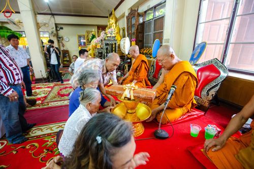 ภาพ No.165006:พิธีทอดกฐิน ณ วัดกลางเกาะระกำ ต.บ้านสร้าง อ.บางปะอิน จ.พระนครศรีอยุธยา ในโครงการกฐินสามัคคีทั่วไทย 30,000 วัด บูชาธรรม 80 ปี หลวงพ่อธัมมชโย โดยคณะศิษยานุศิษย์วัดพระธรรมกาย วันที่ 20 ตุลาคม พ.ศ. 2567