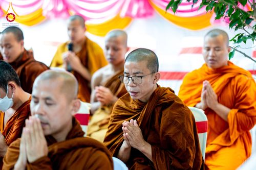 ภาพ No.176115:พิธีทอดผ้าป่าสมทบกฐิน ณ วัดพุทธคยา บานา วิหาร เมืองคยา รัฐพิหาร ประเทศอินเดีย โดยมูลนิธิธรรมกาย ในนามหลวงพ่อธัมมชโย  วันที่ 12 พฤศจิกายน พ.ศ. 2567