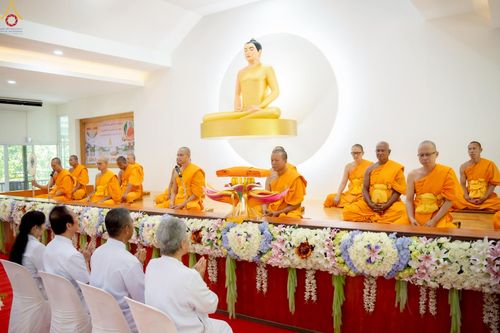 ภาพ No.256996:วันพฤหัสบดีที่ ๑๖ ตุลาคม พ.ศ. ๒๕๖๘ พิธีทอดกฐินสามัคคีเพื่อรองรับประดิษฐานองค์เจดีย์ ณ ศูนย์ปฏิบัติธรรมเถินเทิดธรรม อ.เถิน จ.ลำปาง