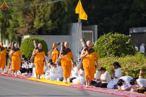 ภาพ No.110391:พิธีต้อนรับพระธรรมยาตรา ในโครงการธรรมยาตรากตัญญูบูชา มหาปูชนียาจารย์ พระมงคลเทพมุนี(สด จนฺทสโร) พระผู้ปราบมาร อนุสรณ์สถาน 7 แห่ง ปีที่ 12 วันที่ 11 มกราคม พ.ศ. 2567 ณ อนุสรณ์สถานลำดับที่ 3 สถานที่เกิดใหม่ในเพศสมณะ วัดสองพี่น้อง จ.สุพรรณบุรี
