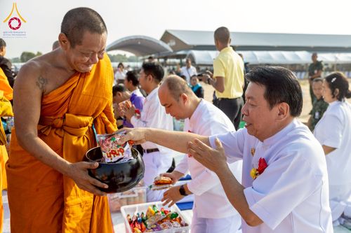 ภาพ No.230156:วันเสาร์ที่ 28 มิถุนายน พ.ศ. 2568 พิธีถวายสังฆทาน 323 วัด 4 จังหวัดชายแดนใต้ ปีที่ 21 ครั้งที่ 178 พิธีมอบกองทุนหนุนแรงใจช่วยครูใต้ ปีที่ 18 ครั้งที่ 142 ณ ศูนย์อบรมเยาวชนจังหวัดปัตตานี