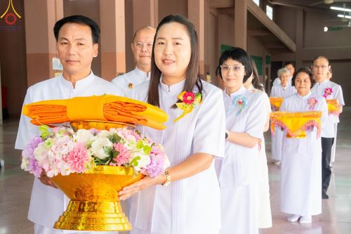 ภาพ No.189889:พิธีทอดผ้าป่าทำนุบำรุงศาสนสถาน ณ วัดอัมพวัน ต.สองพี่น้อง อ.สองพี่น้อง จ.สุพรรณบุรี ในโครงการธรรมยาตรา กตัญญูบูชา มหาปูชนียาจารย์ พระมงคลเทพมุนี(สด จนฺทสโร) พระผู้ปราบมาร อนุสรณ์สถาน 7 แห่ง ปีที่ 13 วันที่ 5 มกราคม พ.ศ. 2568