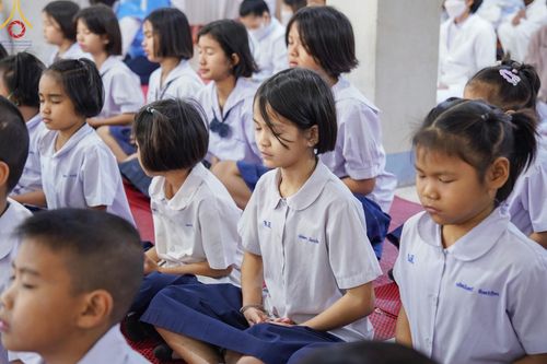 ภาพ No.195203:พิธีทอดผ้าป่าทำนุบำรุงศาสนสถาน ณ วัดพรสวรรค์ ต.หนองบ่อ อ.สองพี่น้อง จ.สุพรรณบุรี ในโครงการธรรมยาตรา กตัญญูบูชา มหาปูชนียาจารย์ พระมงคลเทพมุนี(สด จนฺทสโร) พระผู้ปราบมาร อนุสรณ์สถาน 7 แห่ง ปีที่ 13 วันที่ 13 มกราคม พ.ศ. 2568