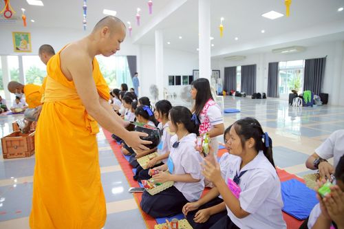 ภาพ No.238499:วันที่ 15-17 สิงหาคม พ.ศ. 2568 V-Star Challenge 2025 ออกจาก Comfort Zone สู่โลกใบใหม่ของใจเรา ระดับชั้นมัธยมศึกษาปีที่ 1-6 ณ ธุดงคสถานชุมพร