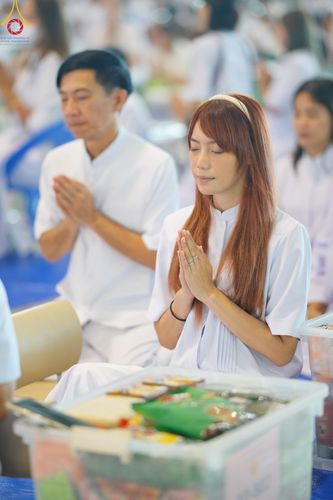 ภาพ No.139066:พิธีตักบาตร , พิธีบูชาข้าวพระ ณ ห้องแก้วสารพัด 1 สภาธรรมกายสากล วัดพระธรรมกาย วันอาทิตย์ต้นเดือนที่ 2 มิถุนายน พ.ศ. 2567