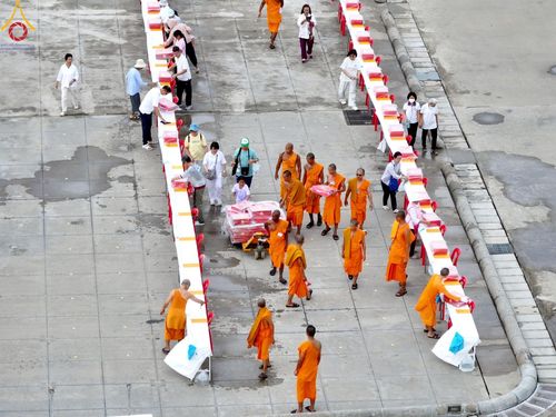 ภาพ No.218941:วันที่ 18-20 เมษายน พ.ศ. 2568 การเตรียมงานในลานธรรม , วิหารคด เพื่องานวันคุ้มครองโลก 22 เมษายน พศ. 2568