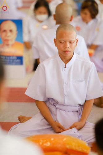 ภาพ No.133908:พิธีขอขมามอบผ้าไตร โครงการบรรพชาสามเณร ศูนย์อบรมวัดพระธรรมกาย ณ วัดพระธรรมกาย วันเสาร์ที่ 6 เมษายน พ.ศ. 2567