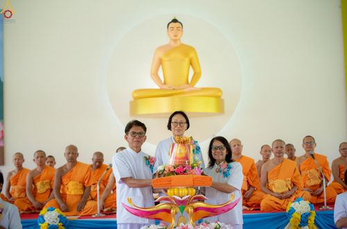 ภาพ No.255268:วันที่ 12 ตุลาคม พ.ศ. 2568 พิธีอัญเชิญพระบรมสารีริกธาตุและบรรจุ ลงในพระเกตุพระประธาน , พิธีทอดกฐินสามัคคีทั่วไทย 30,000 วัด โดยคณะศิษยานุศิษย์ วัดพระธรรมกาย  บูชาธรรม 81 ปี หลวงพ่อธัมมชโย ณ ธุดงคสถานเขาย้อย จ.เพชรบุรี